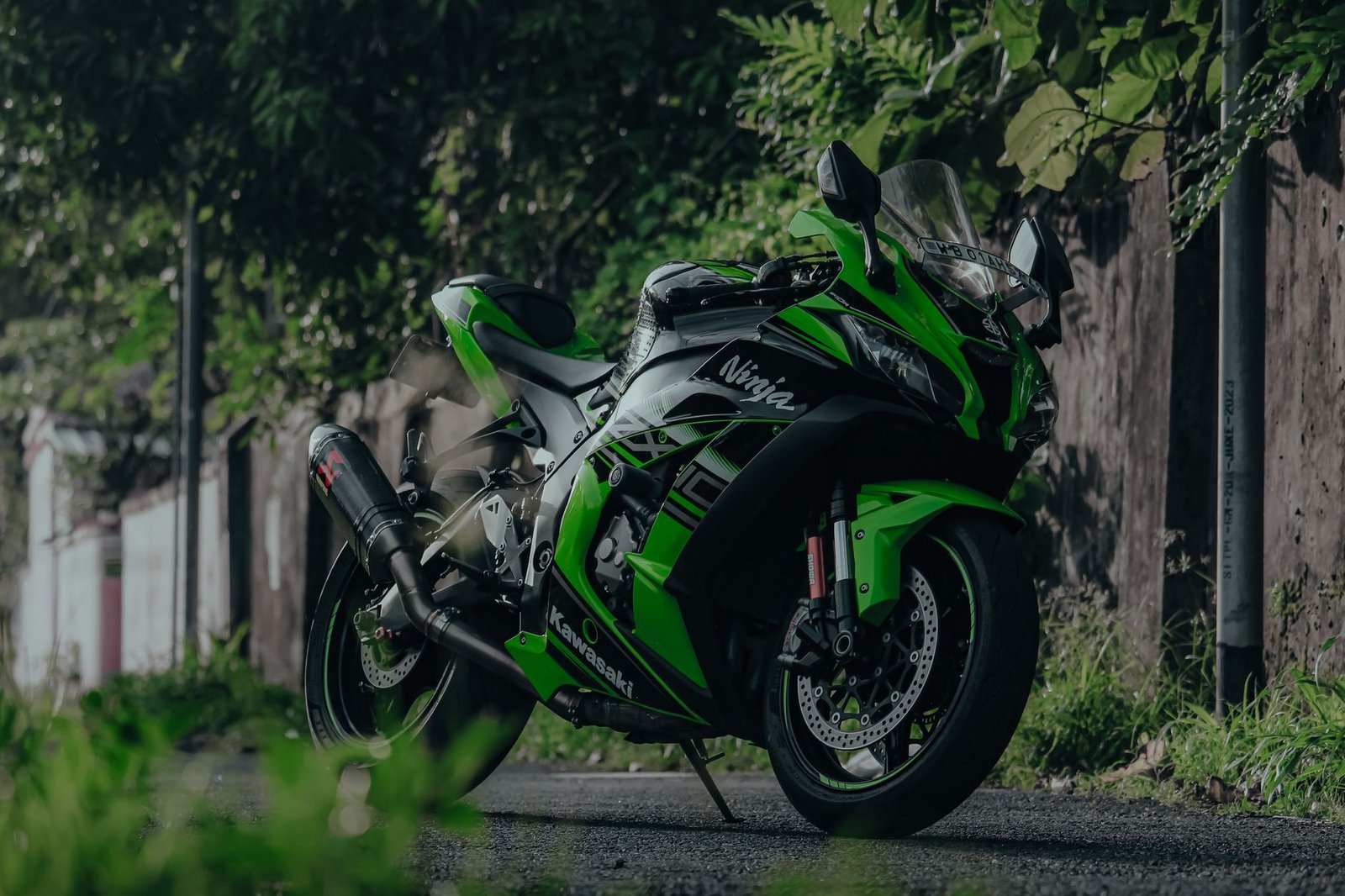Kawasaki Ninja H2R 2025 Launched: The Most Powerful Superbike With Over 400 KM/H Speed