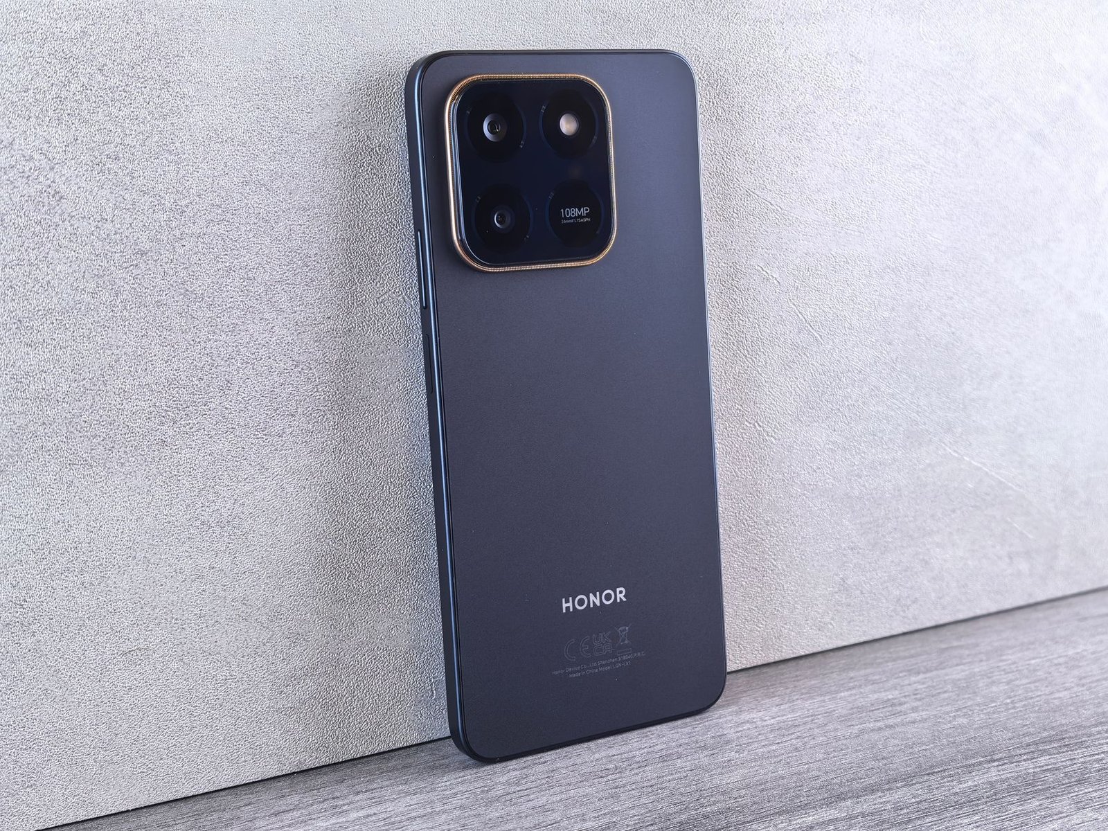 New OnePlus Premium Phone Launches with 165Hz Display and Ultra-Thin Bezels