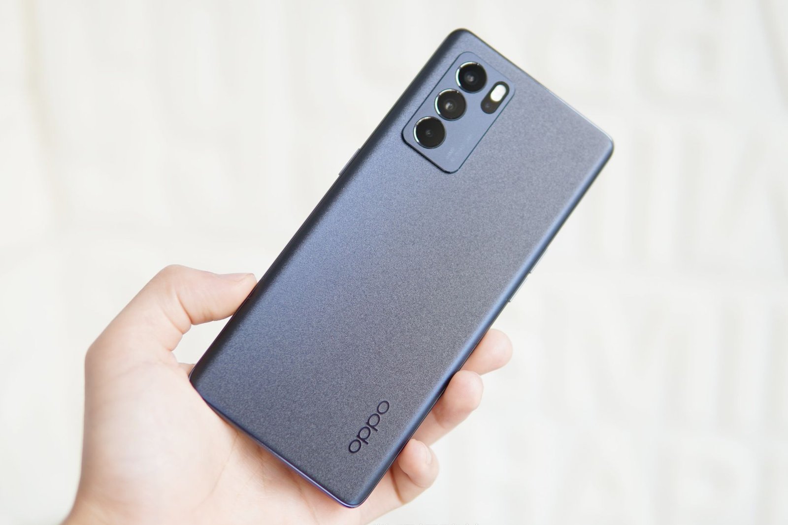 Oppo Reno 15 Pro 5G Launch – 120MP AI Camera, 4K AMOLED Display & 8000mAh Battery Powerhouse at ₹14,999 / RM850!
